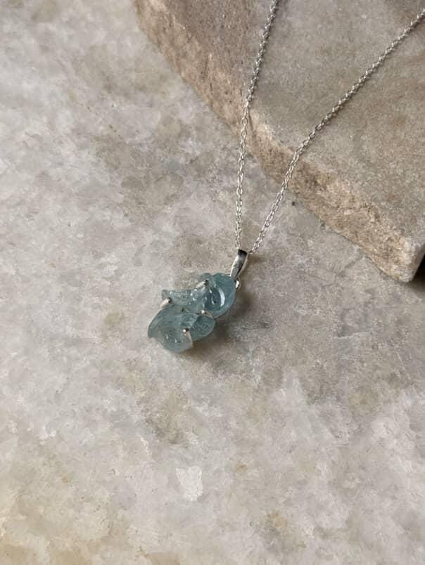 Natural aquamarine gemstone pendant in sterling silver