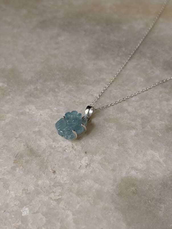 Nature-themed aquamarine 925 silver gemstone pendant  