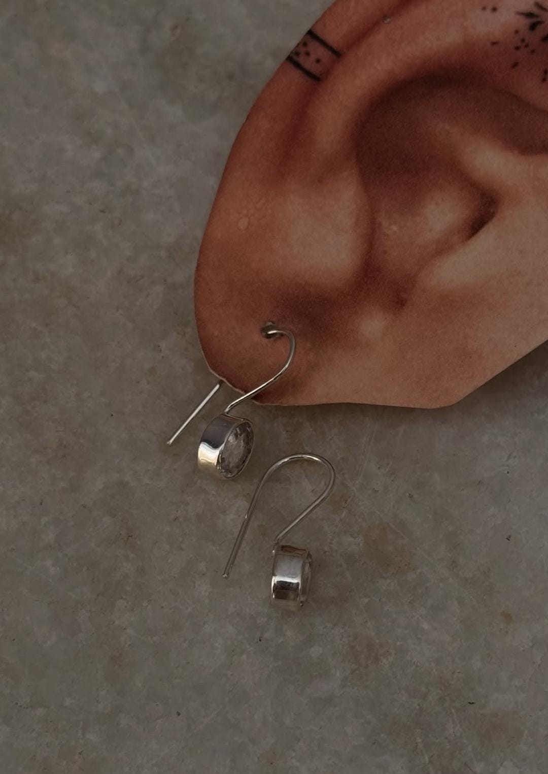 Clear Quartz Oval Hook 925 Sterling Silver Earrings