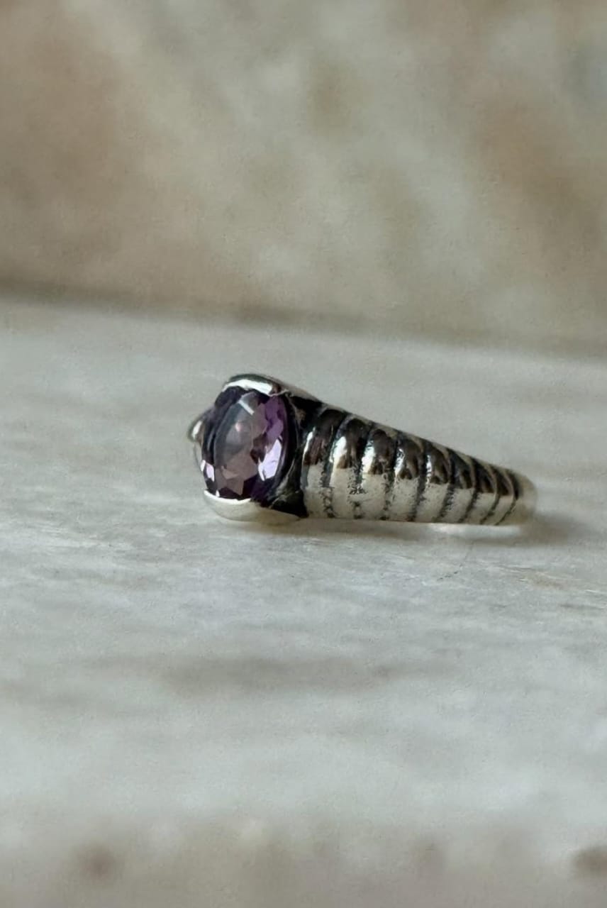 Vintage style 925 sterling silver amethyst croissant band ring  