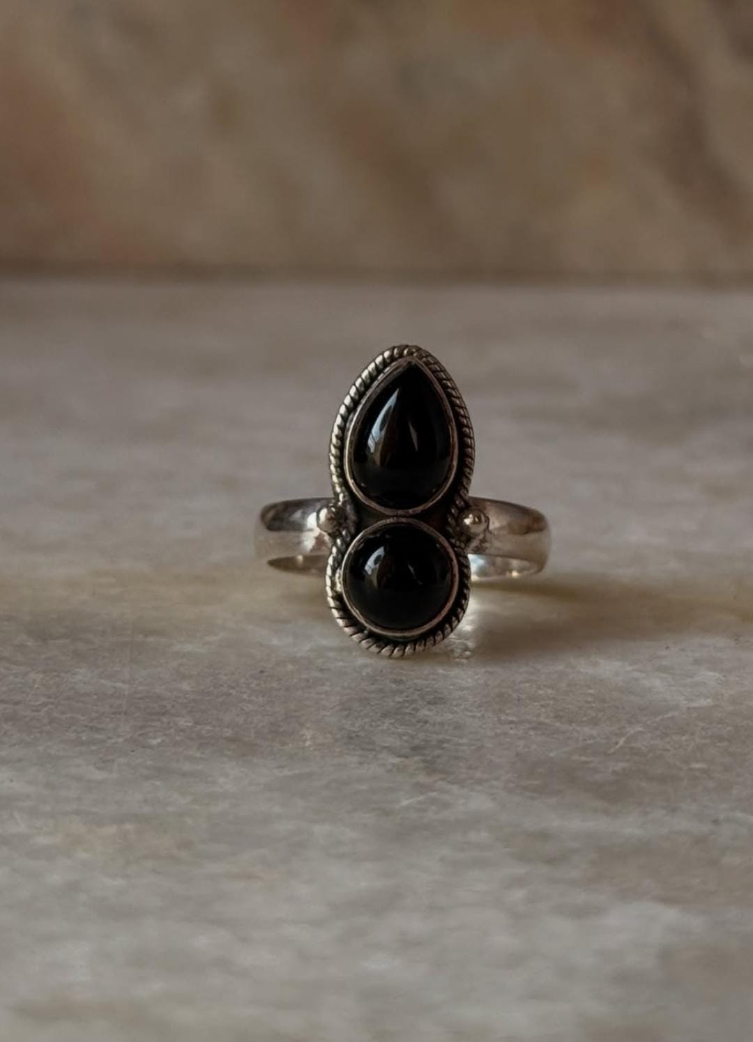 handcrafted 925 sterling silver black onyx round pear ring