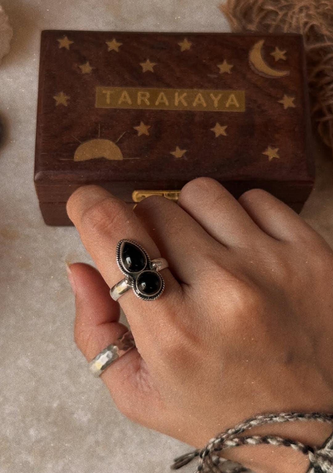 handcrafted 925 sterling silver black onyx round pear ring