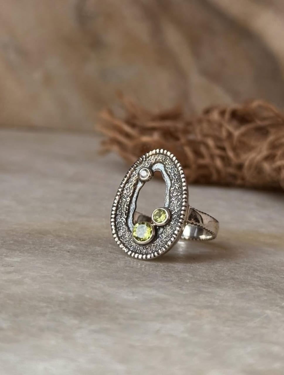 handcrafted 925 sterling silver peridot white topaz geode ring  