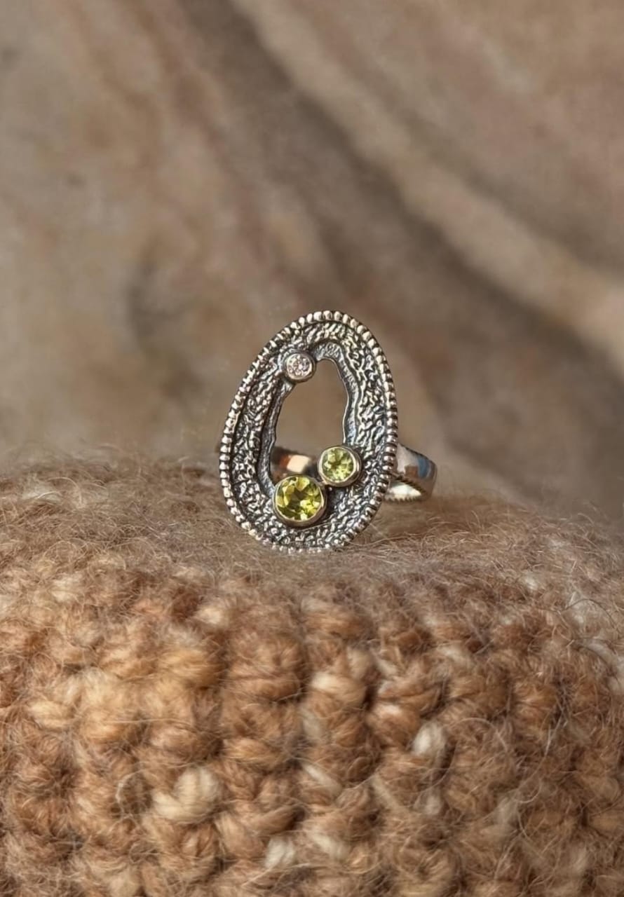925 sterling silver geode detailed peridot white topaz statement ring