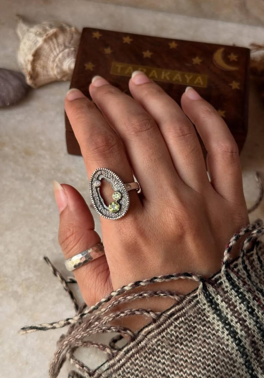 vintage-inspired geode peridot white topaz 925 sterling silver ring