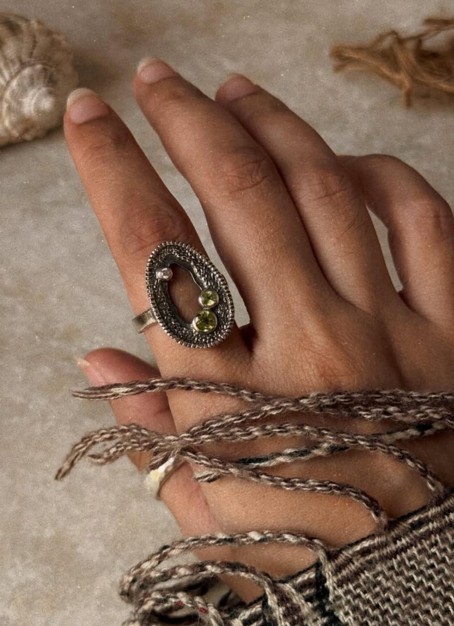 handcrafted 925 sterling silver peridot white topaz geode ring