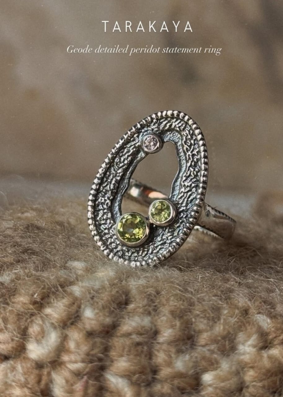 925 sterling silver geode detailed peridot white topaz statement ring