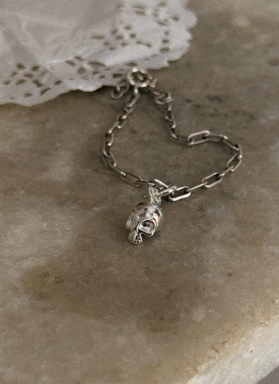 925 Sterling silver paper clip chain bracelet featuring skull pendant