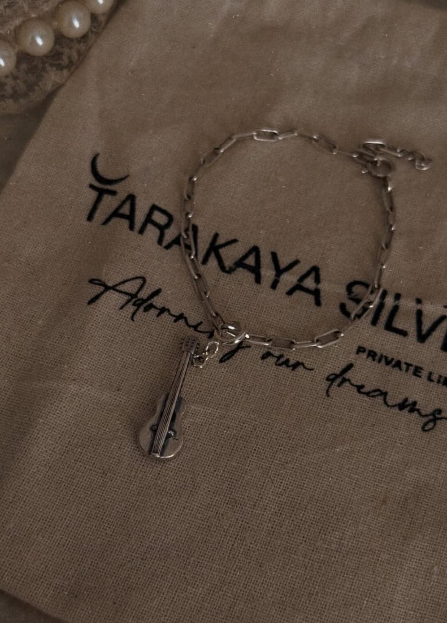 925 sterling silver paper clip bracelet with guitar charm  