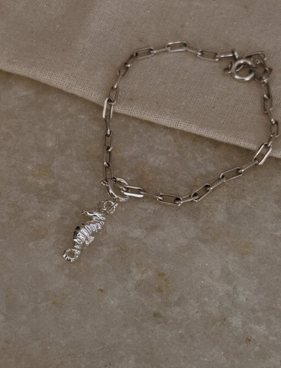925 Sterling silver paper clip chain bracelet featuring sea horse pendant