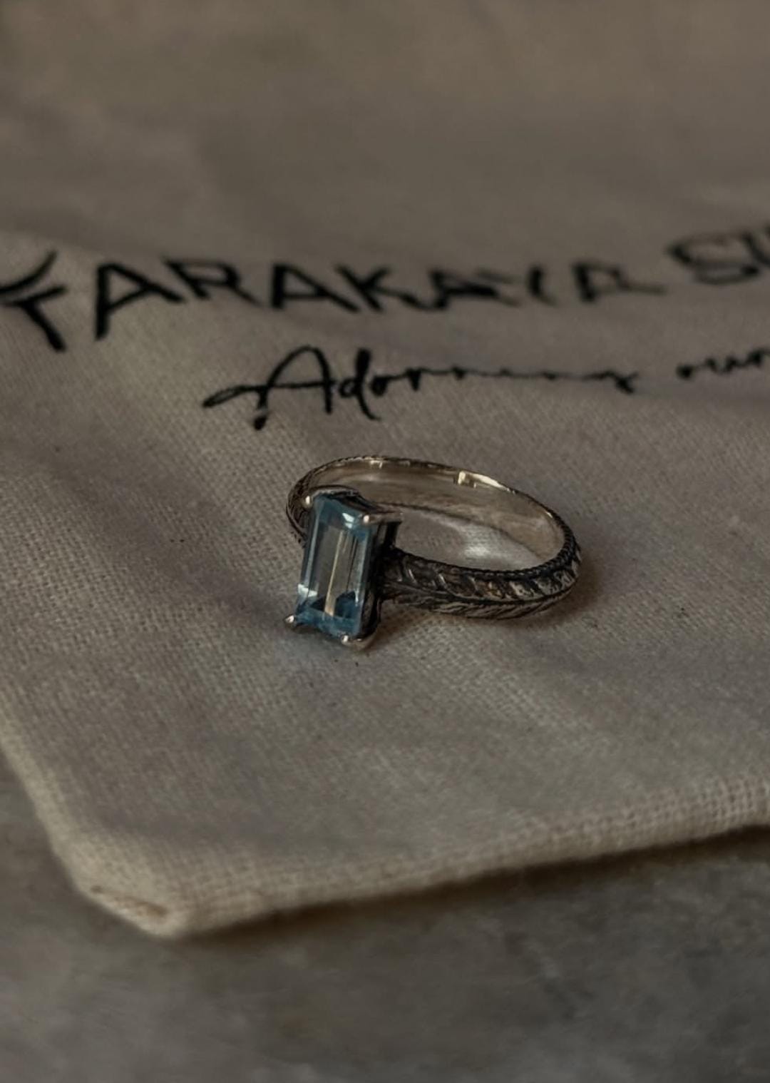 Classic blue topaz baguette cut vintage 925 sterling silver ring