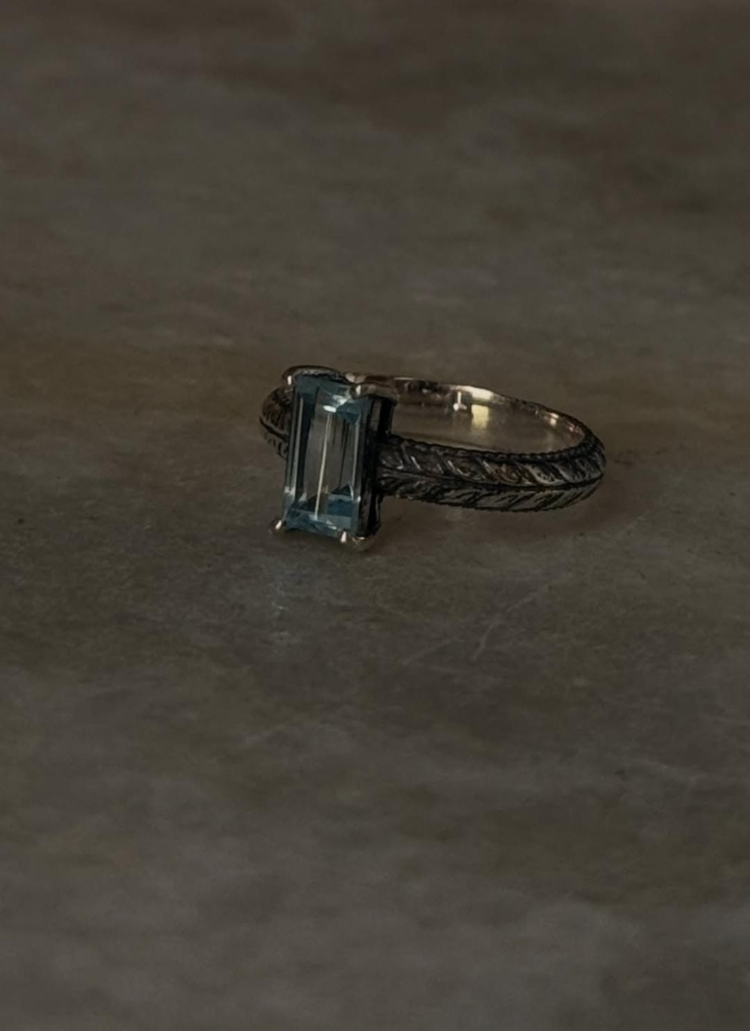 Elegant blue topaz baguette cut 925 sterling silver solitaire ring