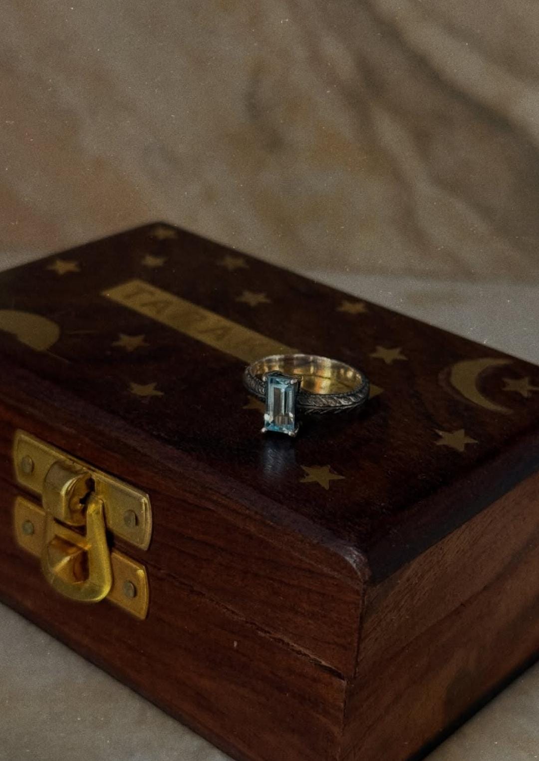 Vintage style 925 sterling silver blue topaz baguette ring  