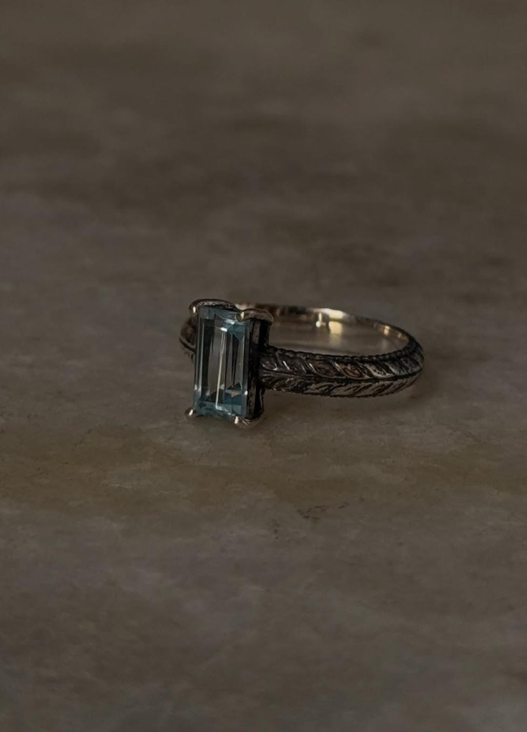 Statement 925 sterling silver blue topaz baguette solitaire ring