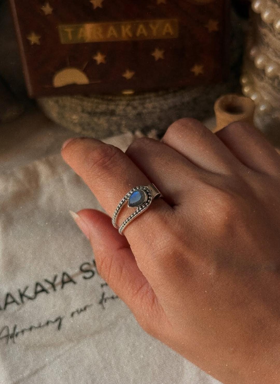 contemporary 925 sterling silver labradorite pear double band ring