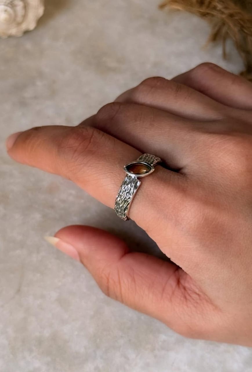 Elegant citrine marquise cut rustic hammered 925 sterling silver ring