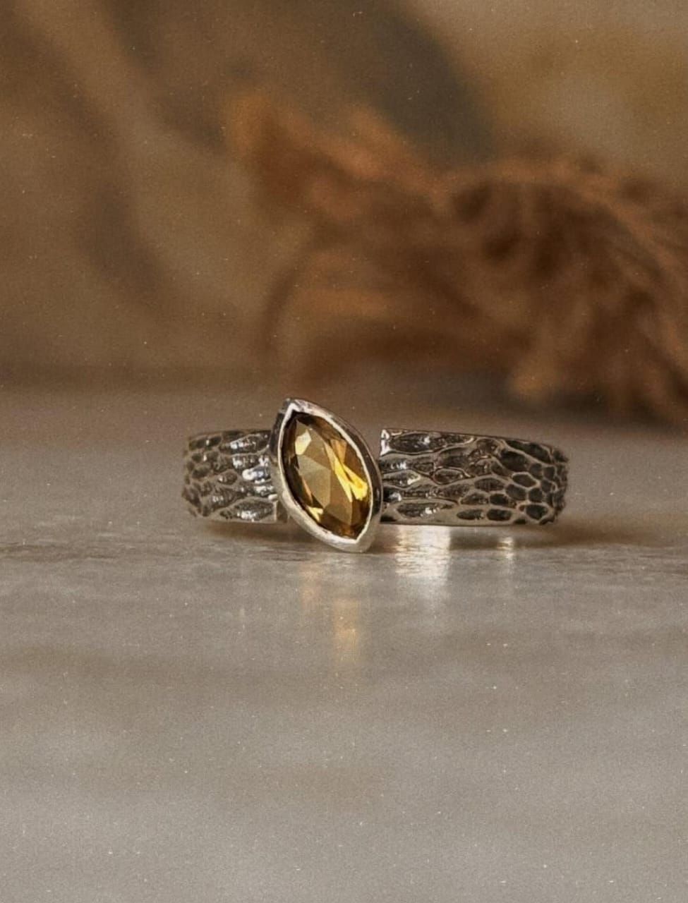 Vintage style 925 sterling silver citrine marquise hammered band ring  