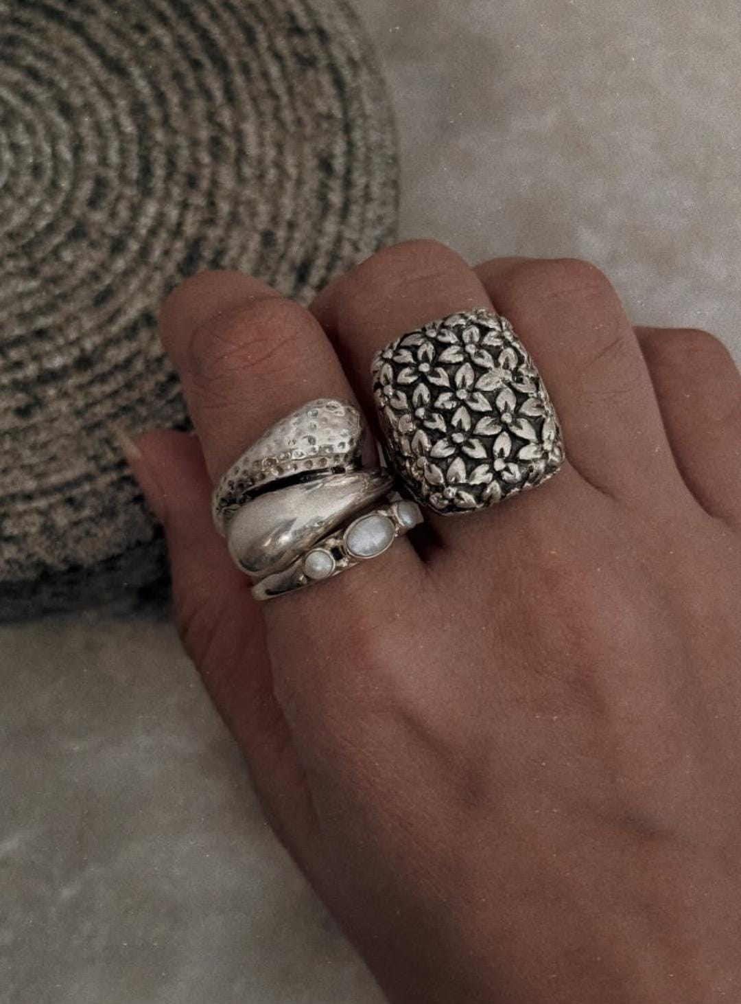 925 Sterling silver floral signet ring with pearls and chunky drop accents