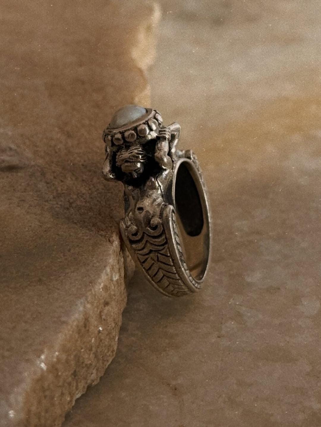 vintage-inspired twin sirens pearl 925 sterling silver ring  