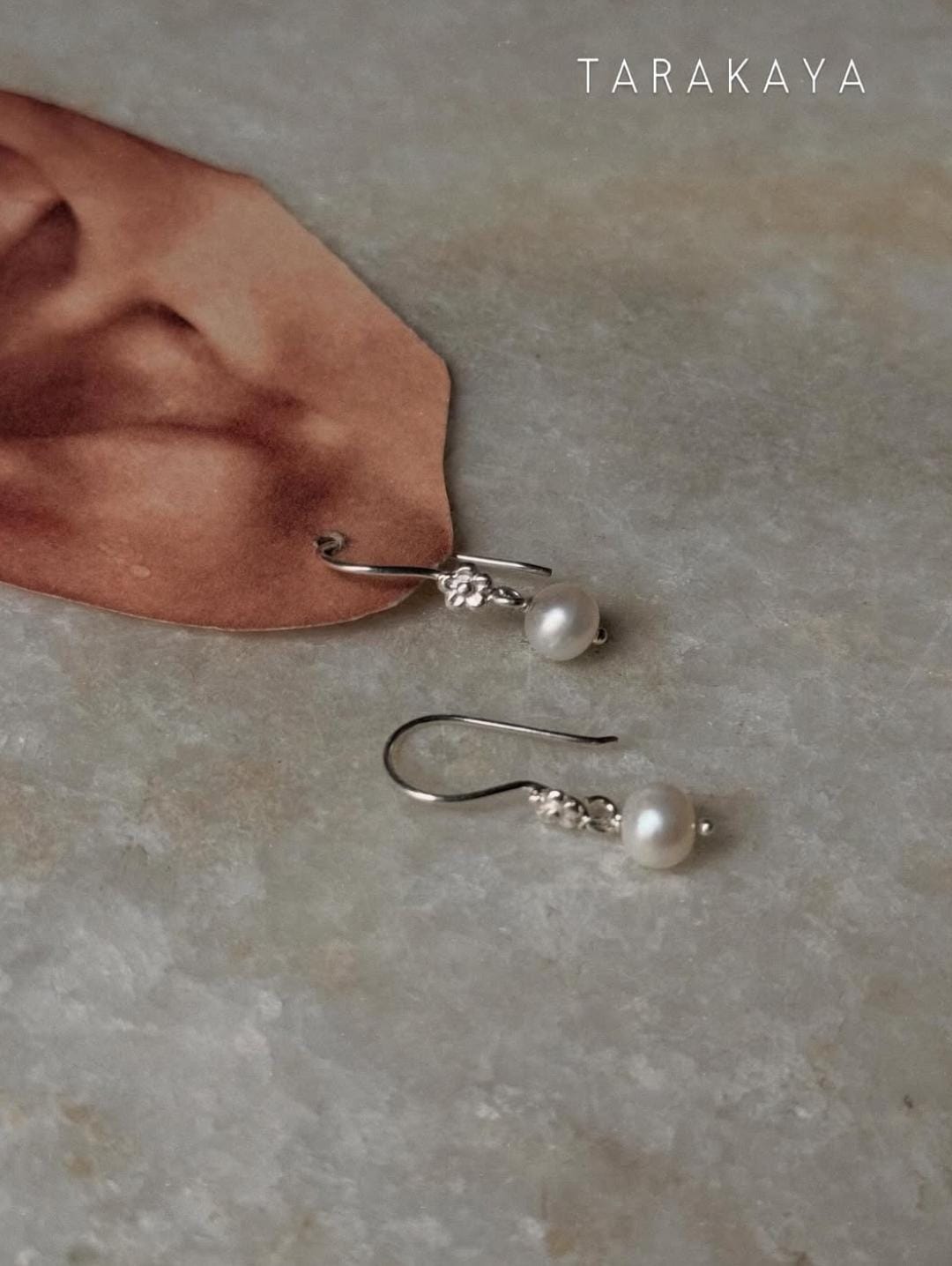 925 Sterling Silver Fresh Water Pearls Round Handcrafted Pretty Floral Hook Earrings