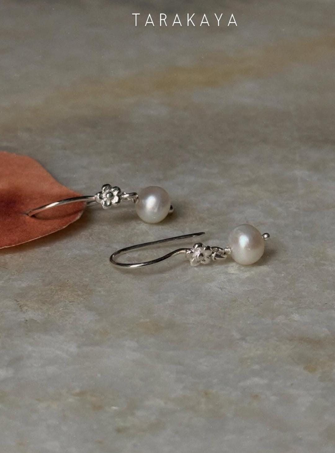925 Sterling Silver Fresh Water Pearls Round Handcrafted Pretty Floral Hook Earrings