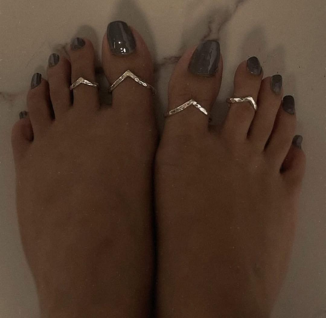 925 Sterling Silver V Hammered Thumb Set Toe Ring