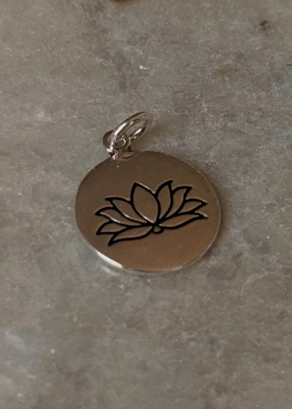 925 Sterling Silver Lotus Engraved Pendant