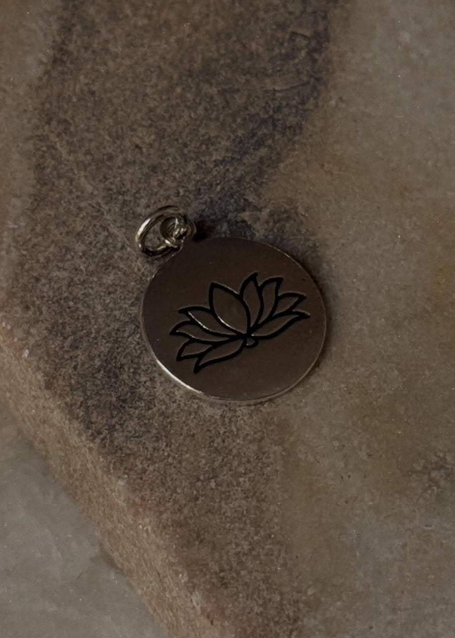 925 Sterling Silver Lotus Engraved Pendant