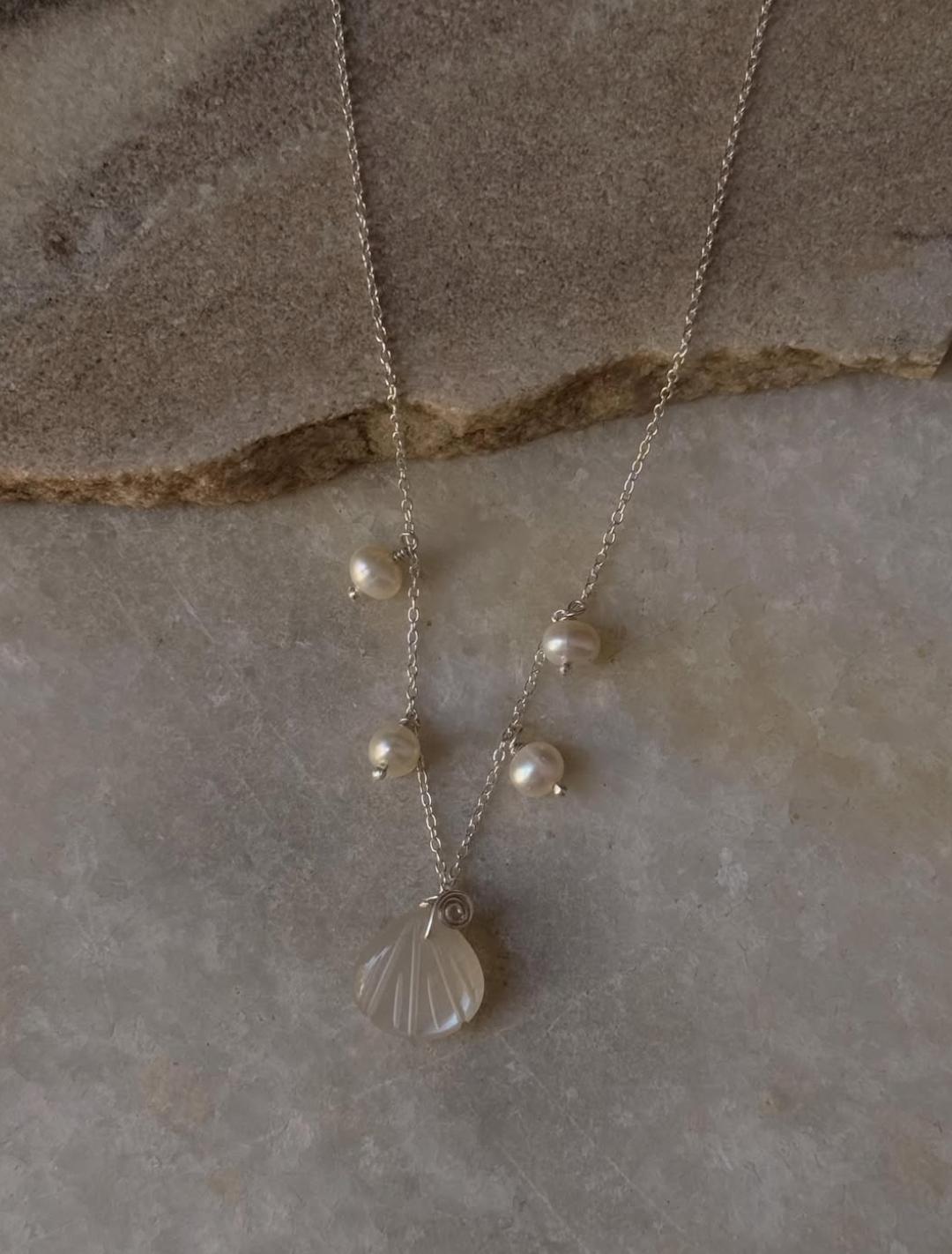 925 Sterling Silver Fresh Water Pearls Grey Moonstone Shell Carved Handcrafted Necklace