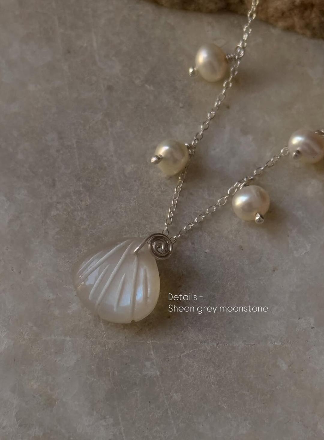 925 Sterling Silver Fresh Water Pearls Grey Moonstone Shell Carved Handcrafted Necklace