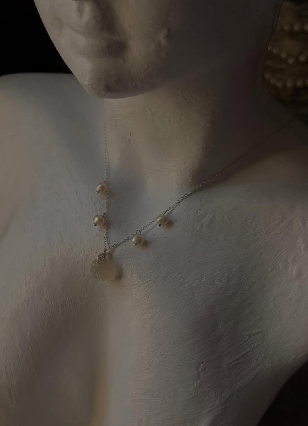 925 Sterling Silver Fresh Water Pearls Grey Moonstone Shell Carved Handcrafted Necklace