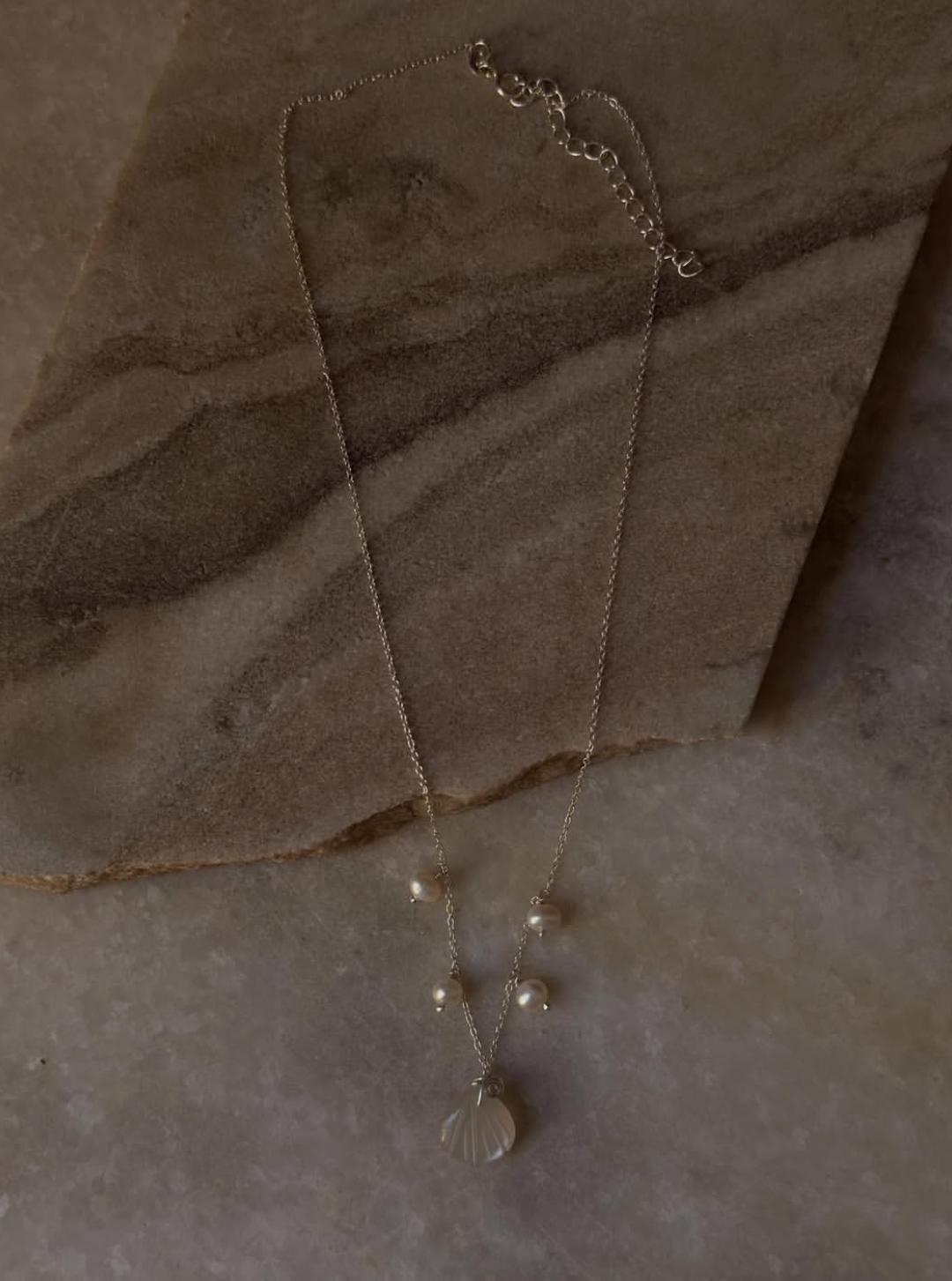 925 Sterling Silver Fresh Water Pearls Grey Moonstone Shell Carved Handcrafted Necklace